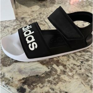 Adidas size 7 NIB Adilette Sandal